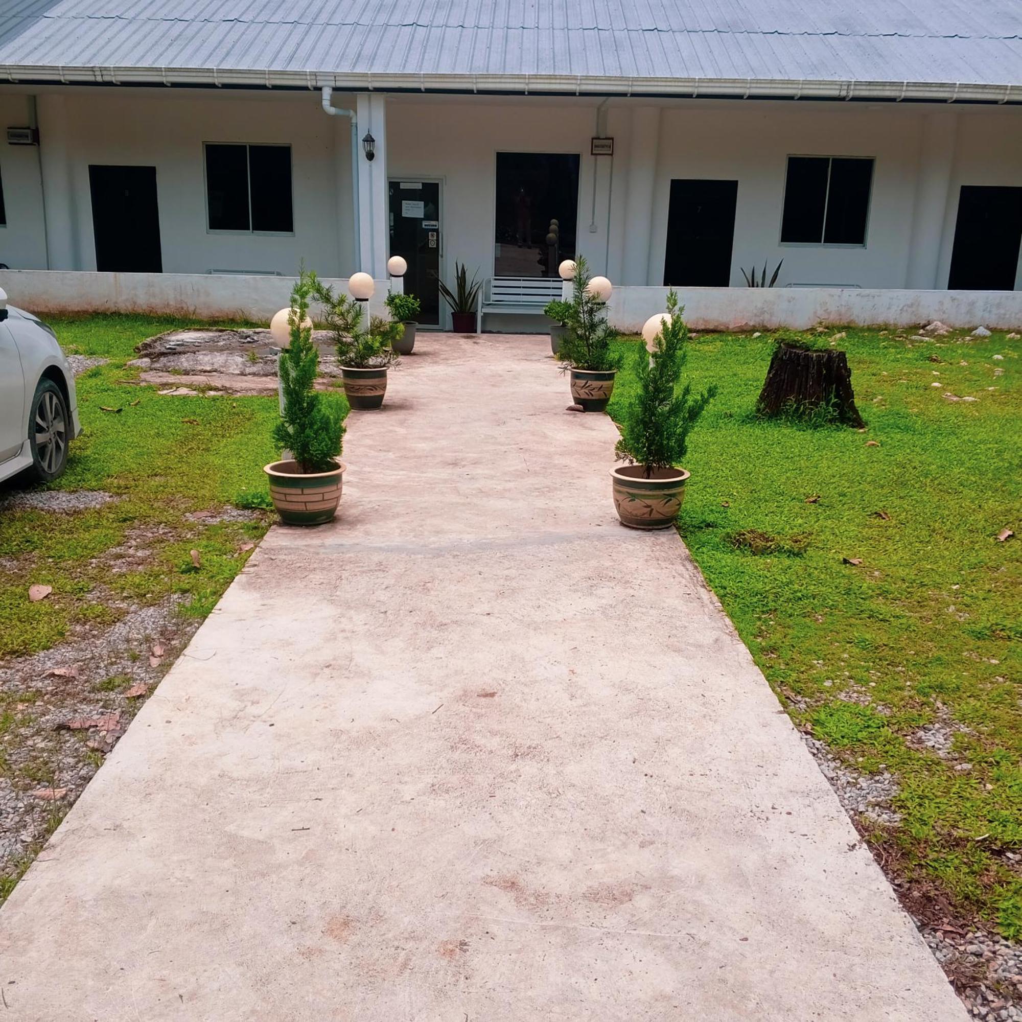 Sukau Tomanggong View Bed & Breakfast المظهر الخارجي الصورة
